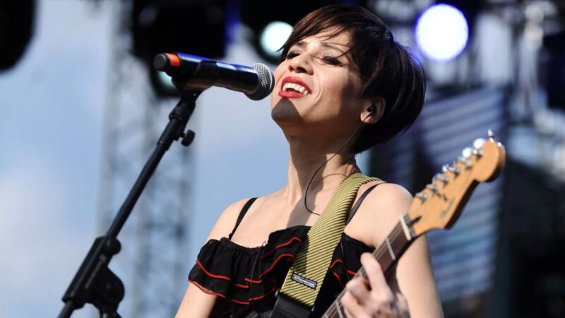 Aydilge – Aşk Paylaşılmaz Şarkı Sözleri