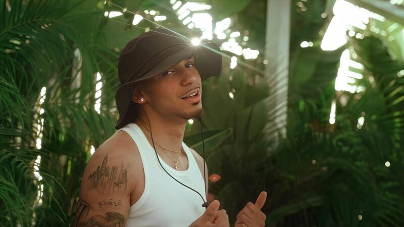 Baran Mengüç – Ara Sıcak Şarkı Sözleri