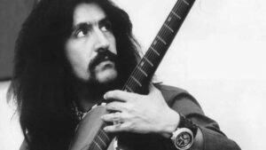 Barış Manço – Geçti Dost Kervanı Şarkı Sözleri