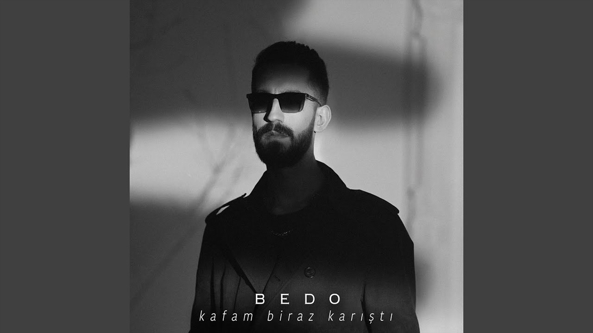 Bedo – Kafam Biraz Karıştı Şarkı Sözleri