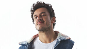 Buray – İstersen Şarkı Sözleri