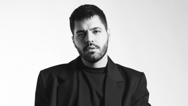 Emir Can İğrek – Bir Karanfil Şarkı Sözleri