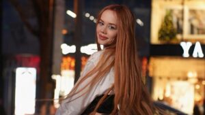 Gamze Karta – Sarı Laleler Şarkı Sözleri