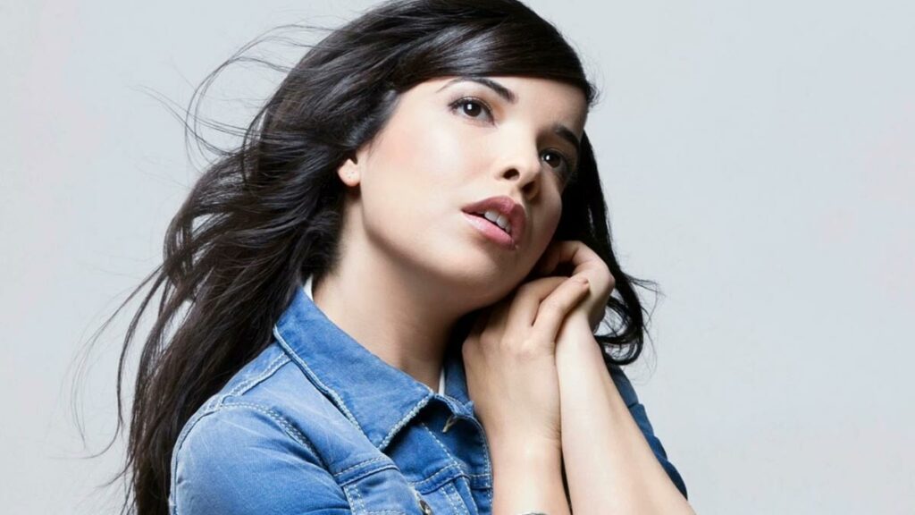 Indila – Love Story video
