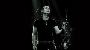 Kıraç – Taş Duvarlar (Zerda) Şarkı Sözleri