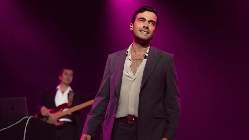 Mert Demir – Ölüyorum Anla Şarkı Sözleri