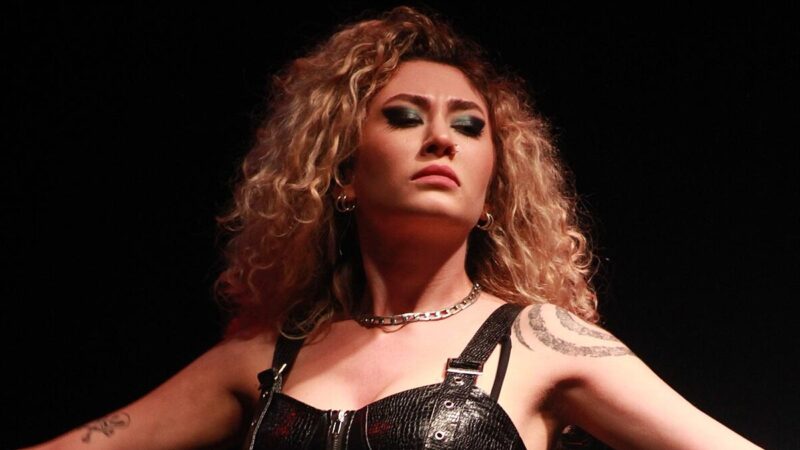 Sena Şener – Defolup Gidelim Şarkı Sözleri