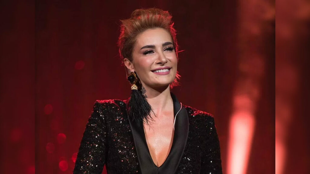 Sıla – Vur Kadehi Ustam video