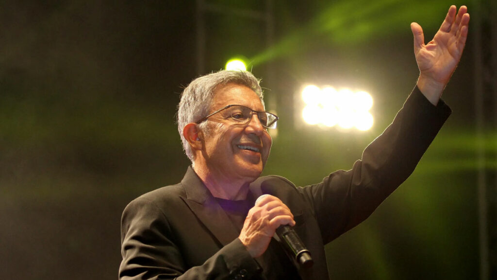 Zülfü Livaneli & Mikis Theodorakis – Güneş Topla Benim İçin video