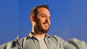 Mohamed Kendo – Bir Sabah Gelecek Kardan Aydınlık Şarkı Sözleri