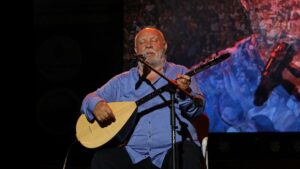 Musa Eroğlu – Yine Karlar Yağdı Gönül Dağıma Şarkı Sözleri