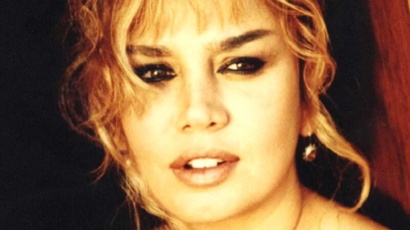 Sezen Aksu – Son Bakış Şarkı Sözleri