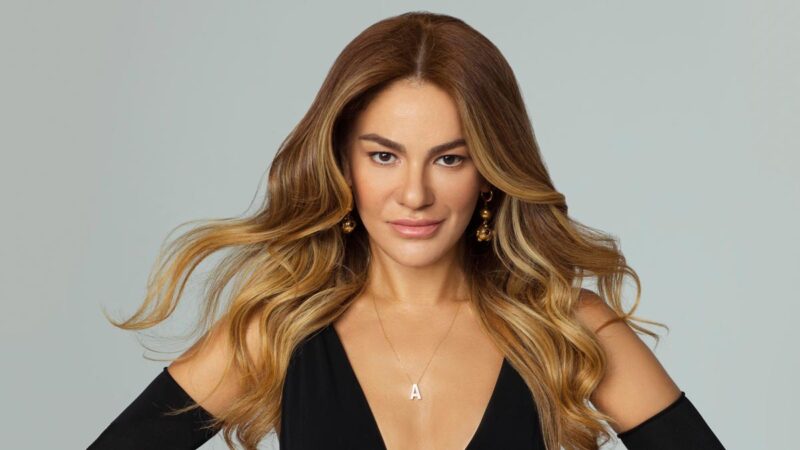 Derya Bedavacı – Boyu Boyuma Şarkı Sözleri