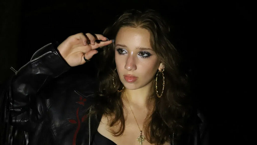 Isabel LaRosa – Pretty Boy video