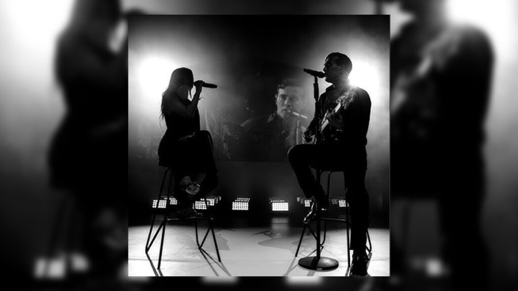 Mert Demir feat Duygu Edis – Olmazlara Vuruluyorum video