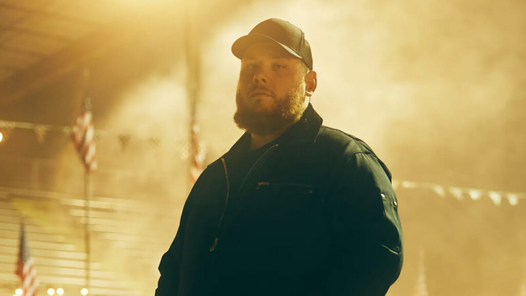 Luke Combs – Ain’t No Love In Oklahoma video