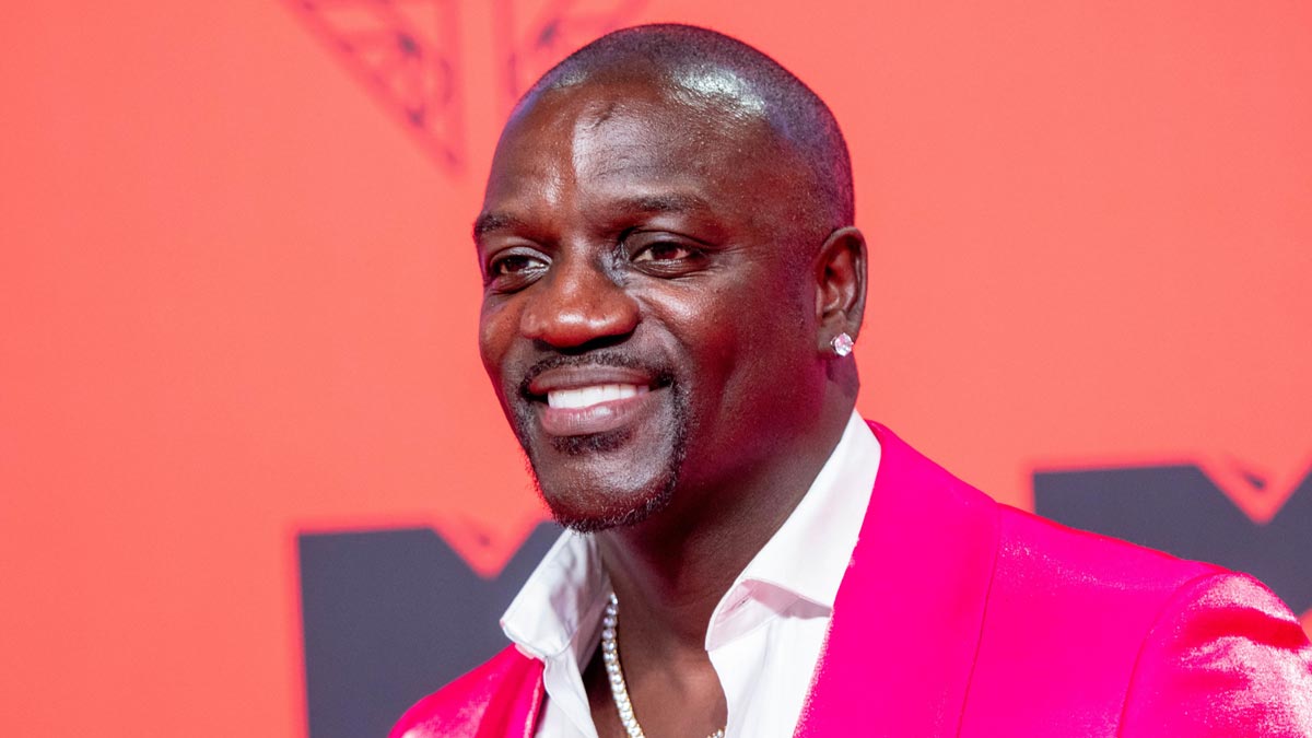 Akon – Lonely Şarkı Sözleri