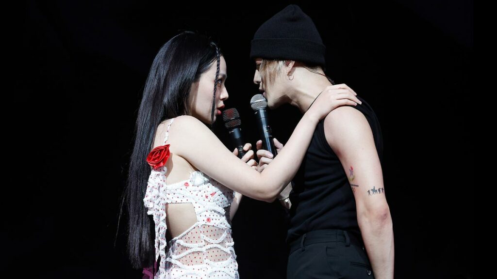 BIBI & Jackson Wang – Feeling Lucky video