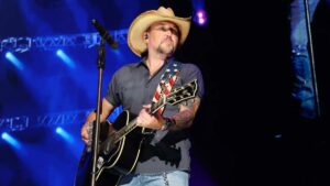 Jason Aldean – Let Your Boys Be Country Şarkı Sözleri