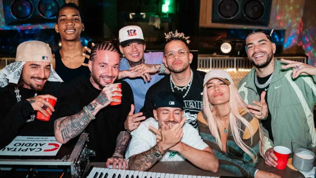 KAROL G, Feid & DFZM – +57 video