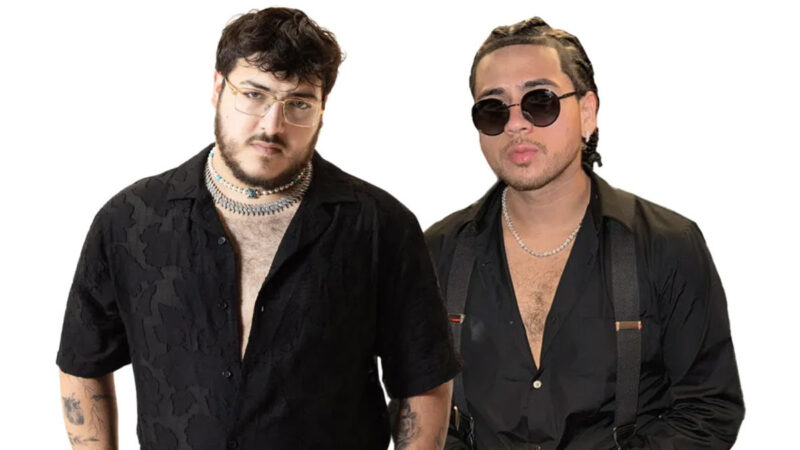 Grupo Frontera, Fuerza Regida – ME JALO Şarkı Sözleri