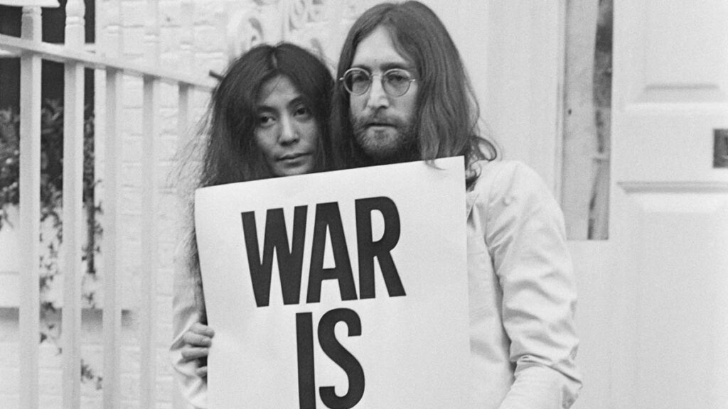John Lennon & Yoko Ono – Happy Xmas (War Is Over) video