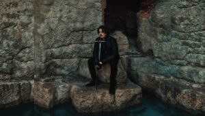 Jorge Rivera-Herrans – Hold Them Down Şarkı Sözleri