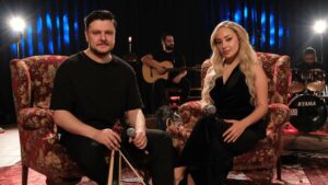 Ekin Uzunlar & kimbureyhan – Enkaz Şarkı Sözleri