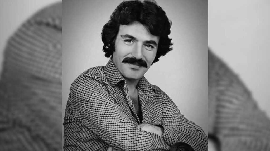 Ferdi Tayfur – Emmioğlu video