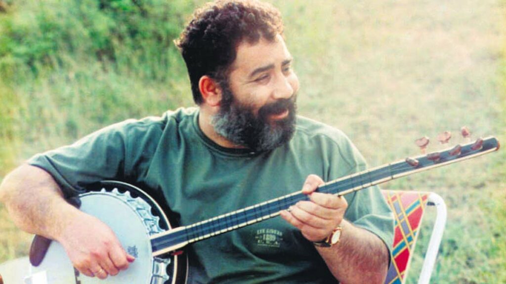 Ahmet Kaya – Başım Belada video