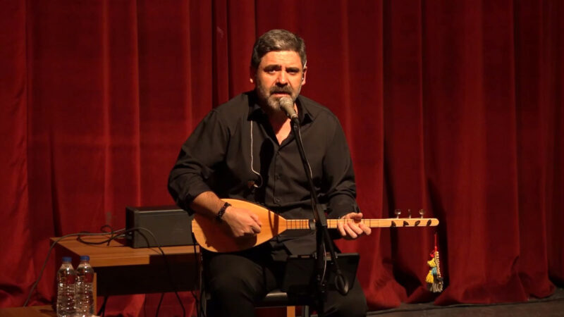 Ender Balkır – Gurbet Elde bir Hal Geldi Başıma Şarkı Sözleri