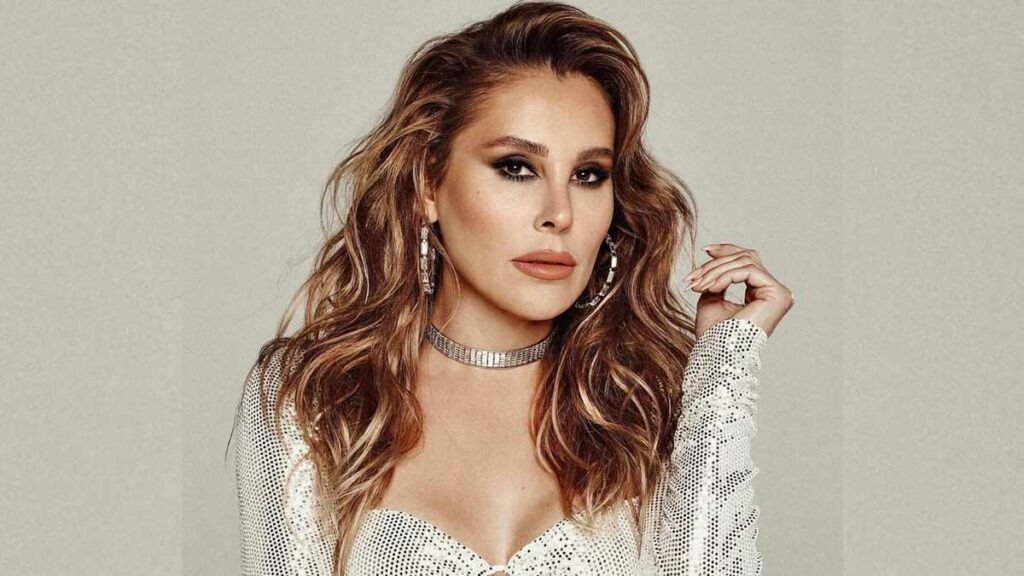 Funda Arar – Hani Sen video