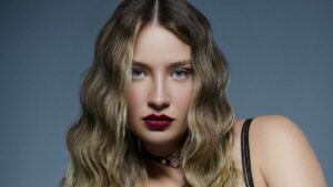 Irmak Arıcı – Gece Gibi Gönlün Şarkı Sözleri