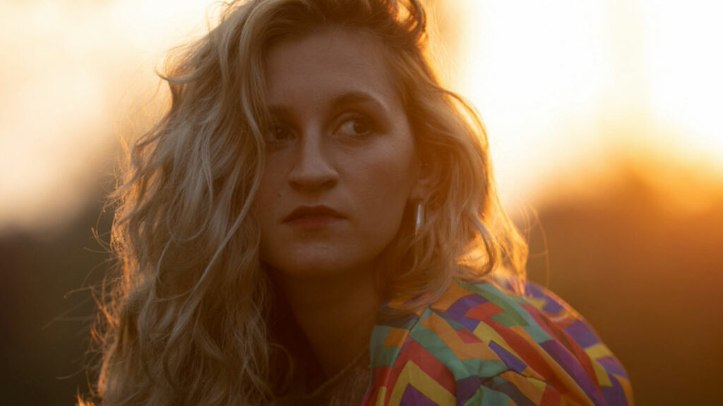 Merve Çalkan – Yanılır video