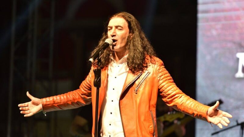 Murat Kekilli – Bu Akşam Ölürüm Şarkı Sözleri