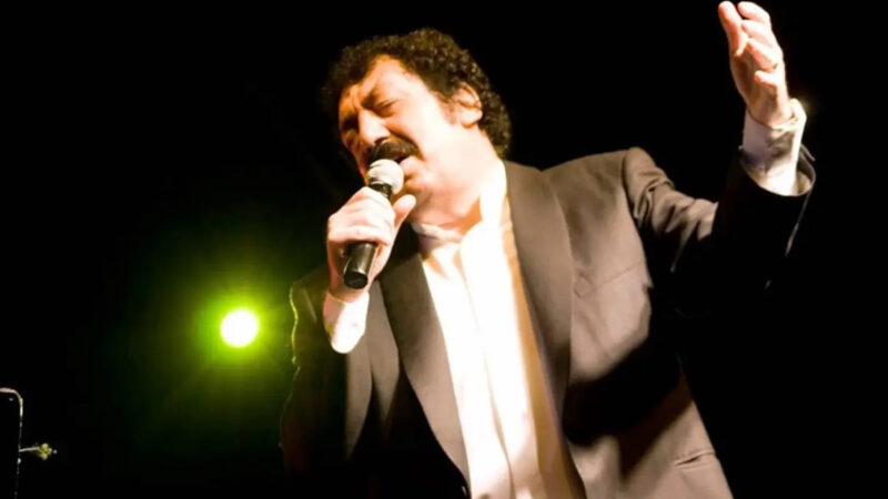 Müslüm Gürses – Gözleri Fettan Güzel Şarkı Sözleri