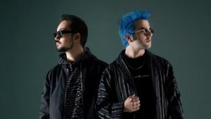 Perdenin Ardındakiler – Son Bir Kere Şarkı Sözleri