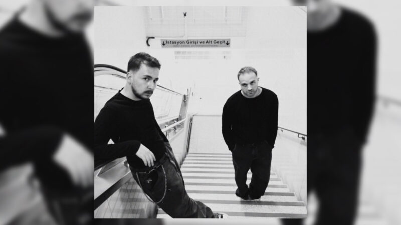 SALİ & Archie – Donuk Renkler Şarkı Sözleri