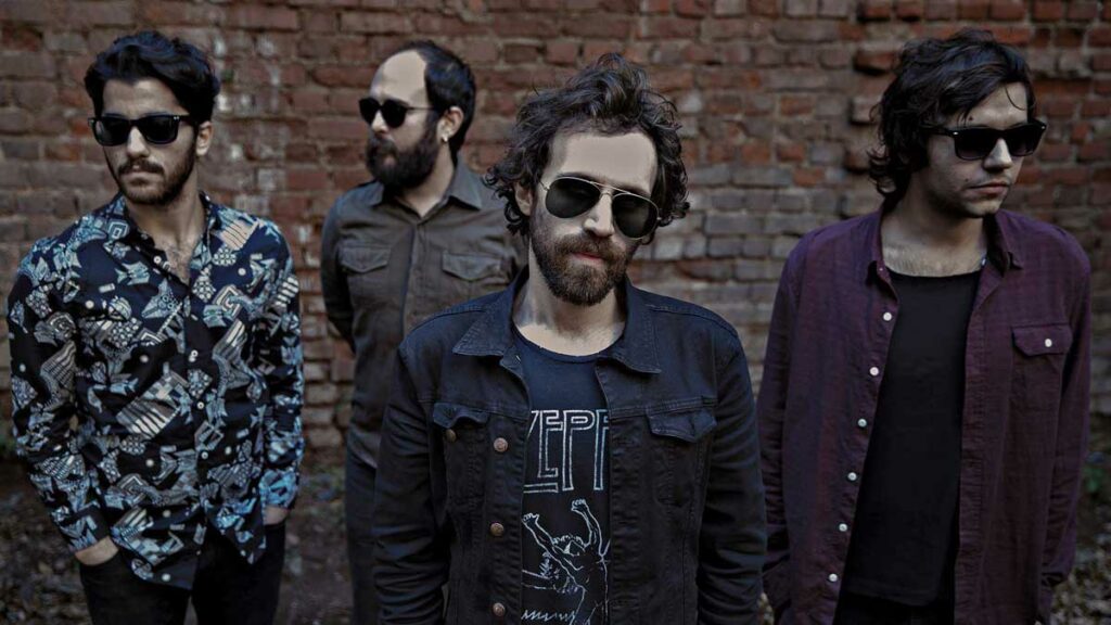 Adamlar – Kapısı Kapalı video