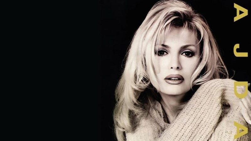 Ajda Pekkan – Bambaşka Biri Şarkı Sözleri