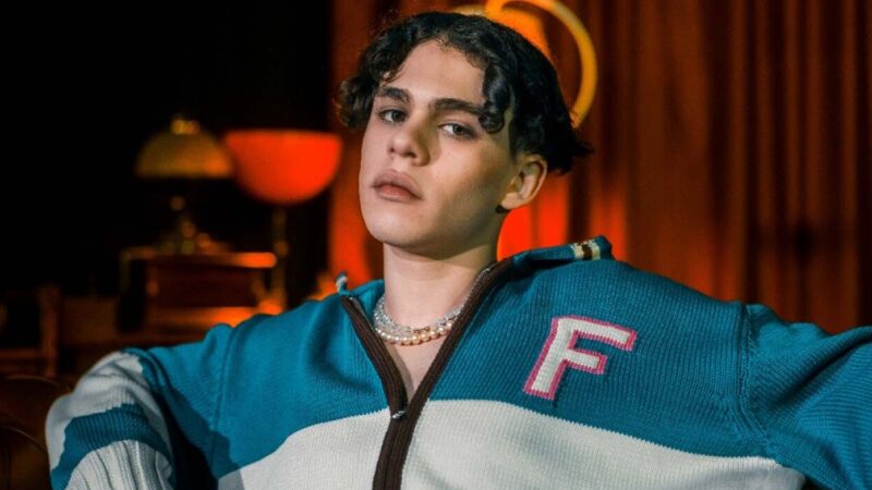 Alper Erözer – Gelme İstesen de Şarkı Sözleri