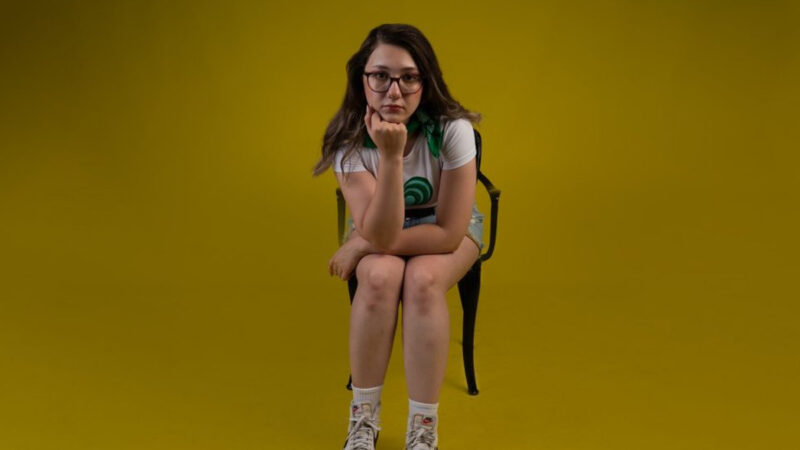 Aybüke Poçan – Hiç Dokunmamış Gibi Şarkı Sözleri