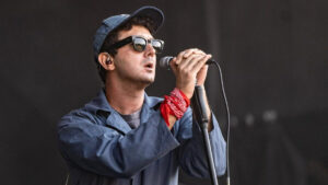 Jakuzi – Sahipsiz Gölge Şarkı Sözleri