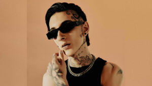 Mavi – Ama Hala Şarkı Sözleri