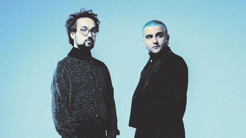 Perdenin Ardındakiler – Gülüşün Bana Kalsın Şarkı Sözleri