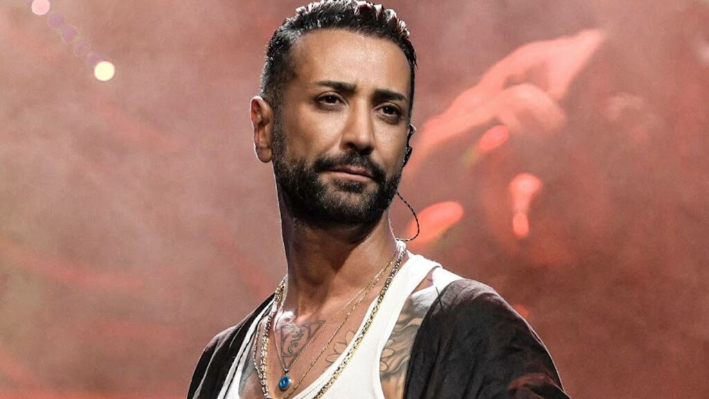 Tan Taşçı – Ağla Ağla video