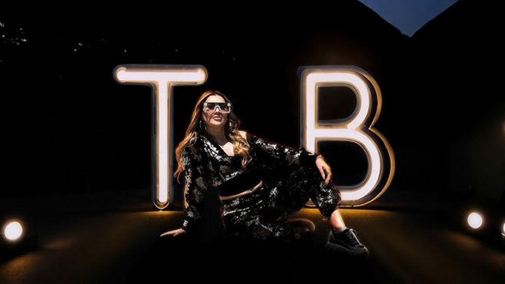 Tuğba Başaran – Sigara video