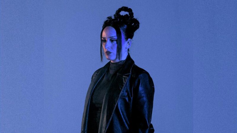 Tuğçe Şenoğul – Sensin Bunlara Sebep Şarkı Sözleri