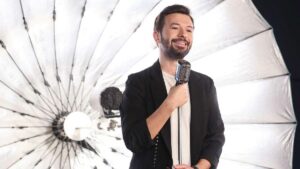 Yalın – Sesinde Aşk Var Şarkı Sözleri