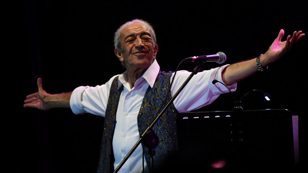 Edip Akbayram – Anneler Günü Şarkı Sözleri